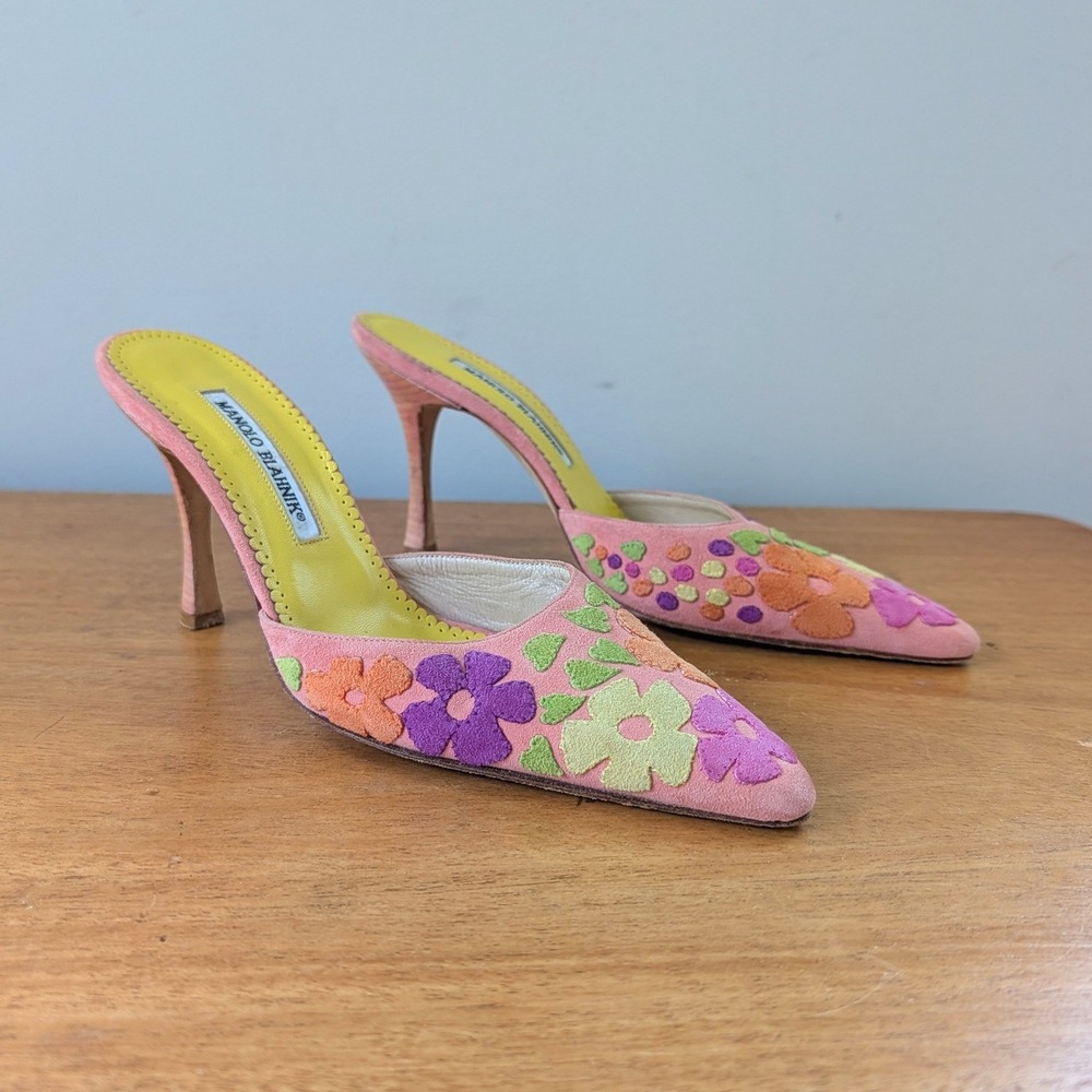 Vintage Y2K Manolo Blahnik Pastel Floral Suede Pointed Toe Mules - Picture 4 of 16